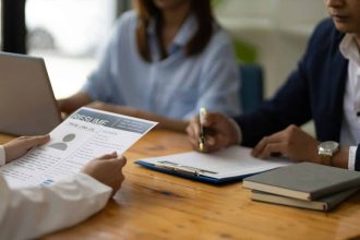 Processus de recrutement en ressources humaines avec des candidats motivés